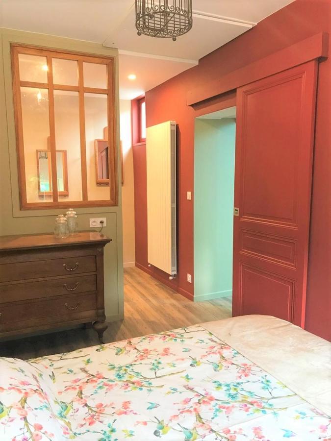 Une Odeur De Tilleul Montbrison Exterior photo