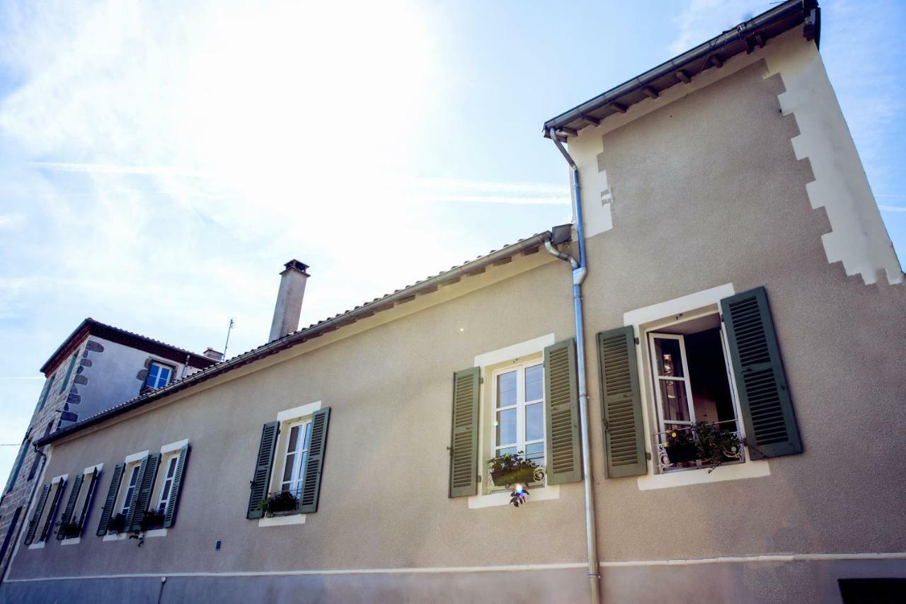 Une Odeur De Tilleul Montbrison Exterior photo